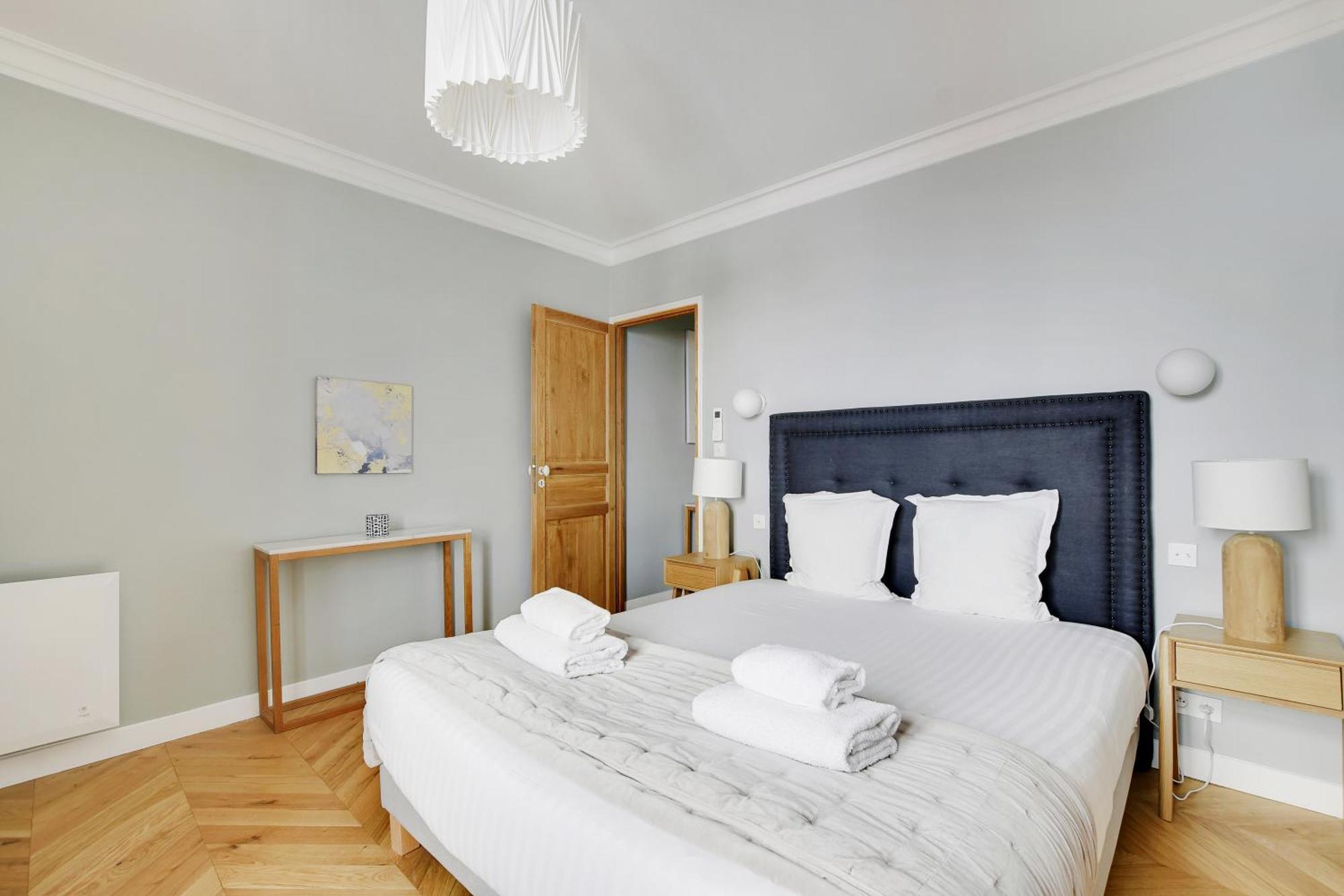 Apartment Pick A Flat's In Montmartre - Rue Lepic *