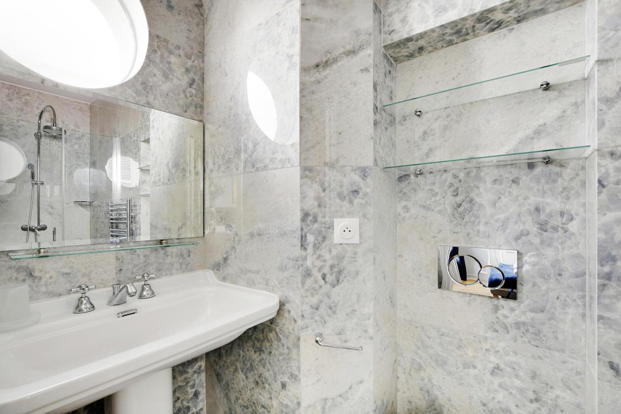 Pick A Flat's In Montmartre - Rue Lepic Apartment *