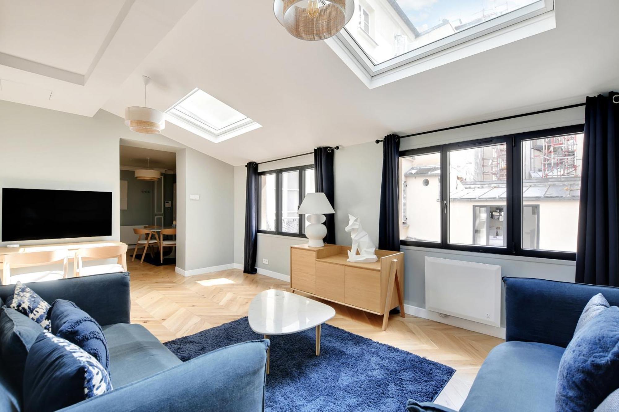 Pick A Flat's In Montmartre - Rue Lepic Paris