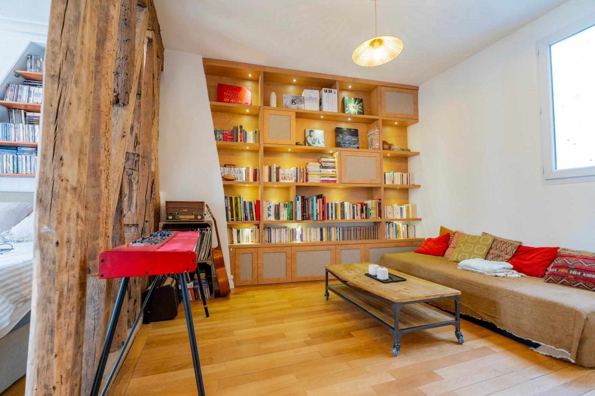 Urban Retreat In Historic Quarter Paris