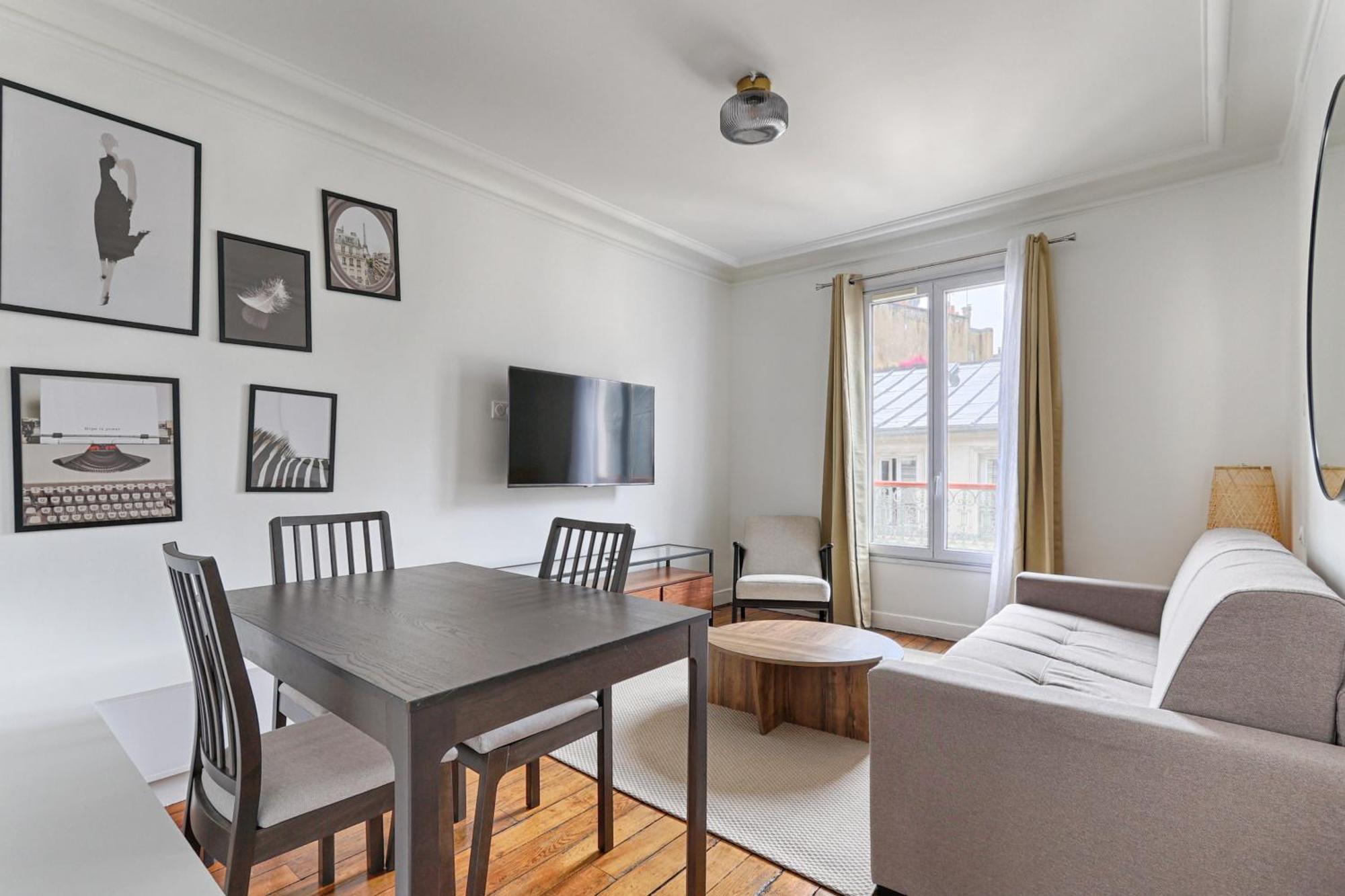 Montmartre Seveste Ii Magnifique 2br Appartement Paris