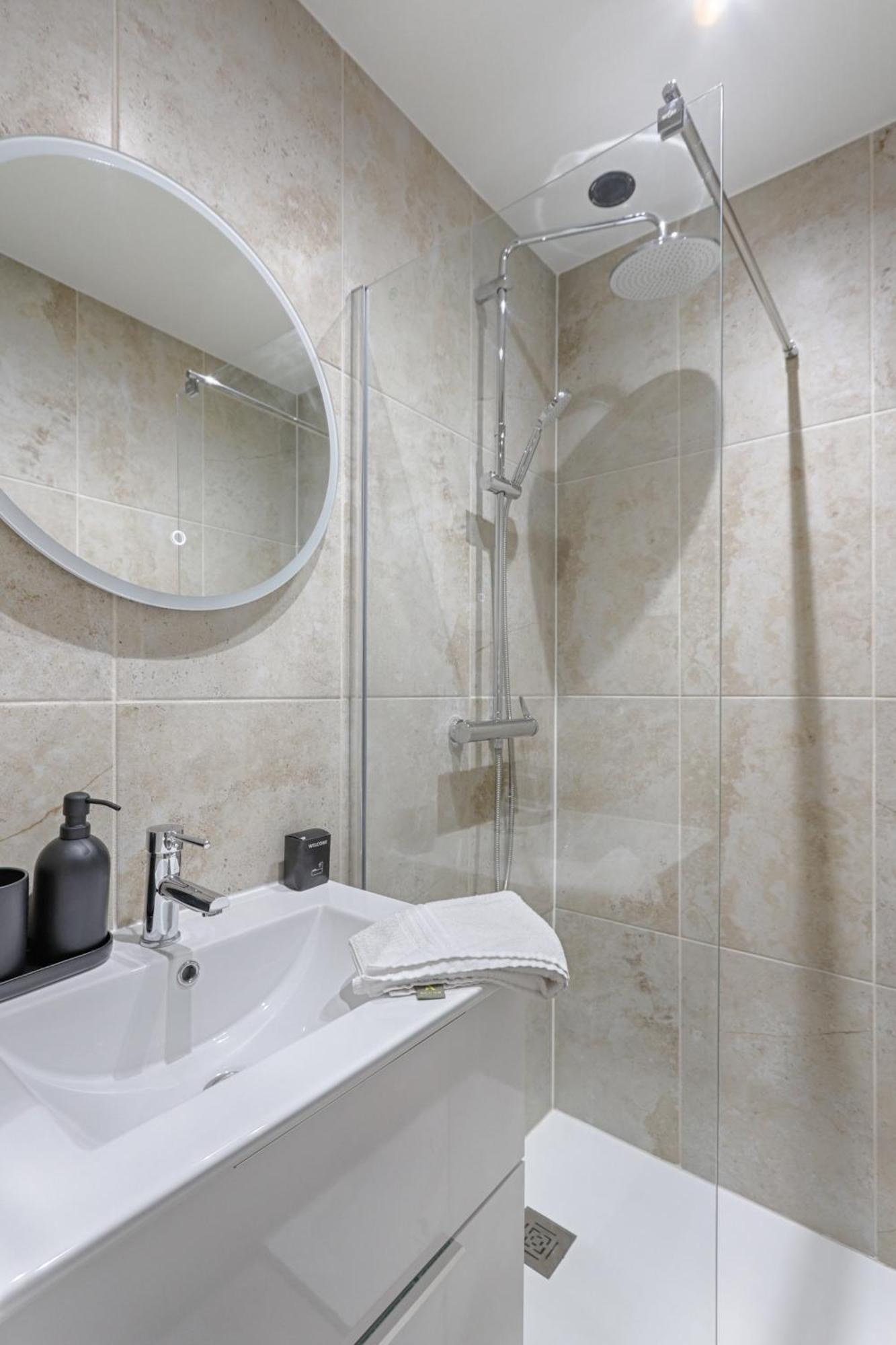 Apartment Montmartre Seveste Ii Magnifique 2br