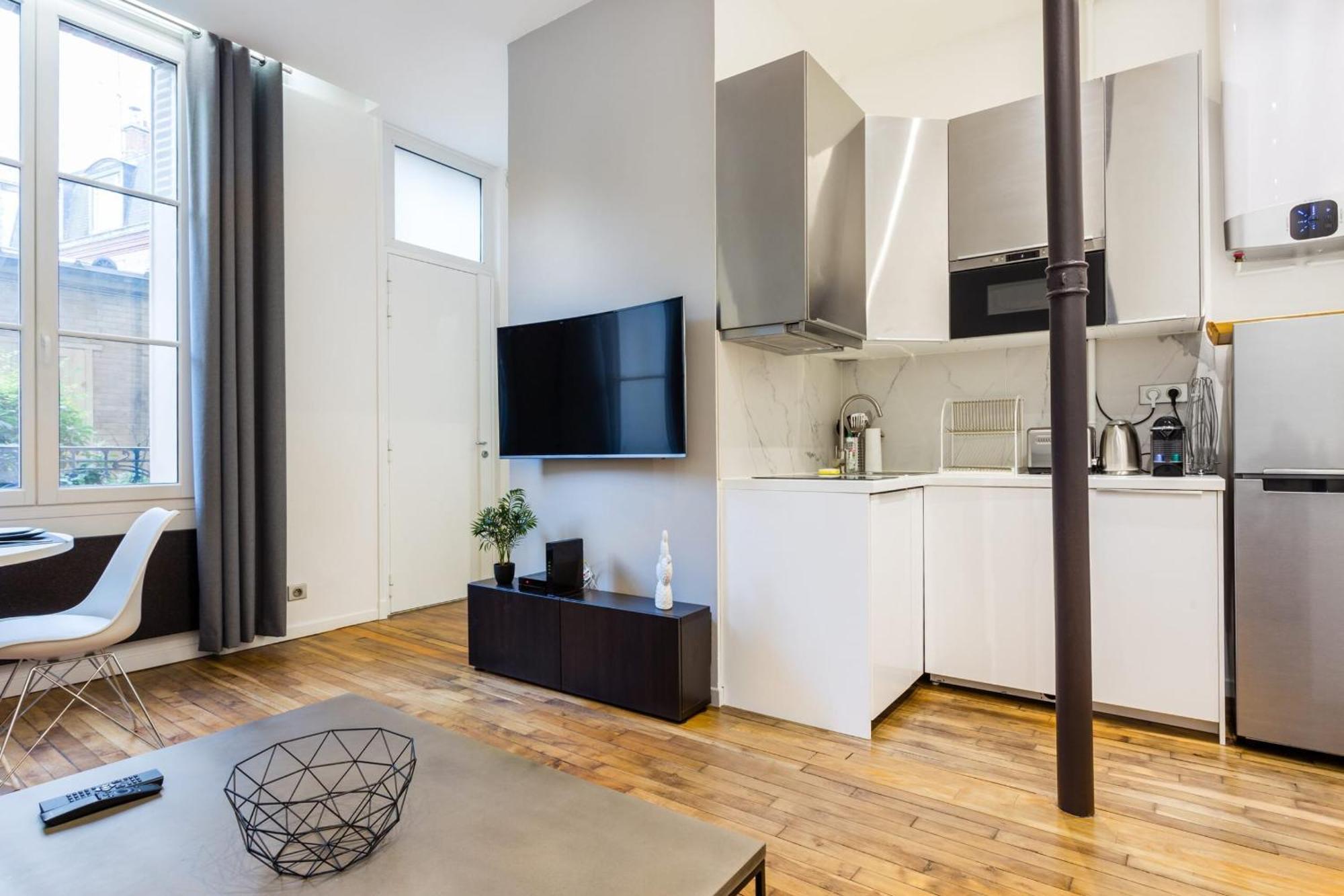 Peaceful - 1br- 4p - Eiffel Tower Apartment