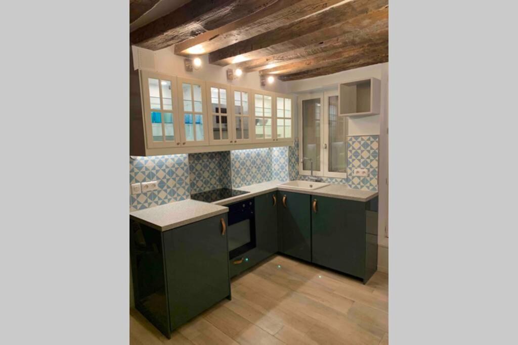 Charming Saint Germain Pres Rue De Ciseaux Appartement *