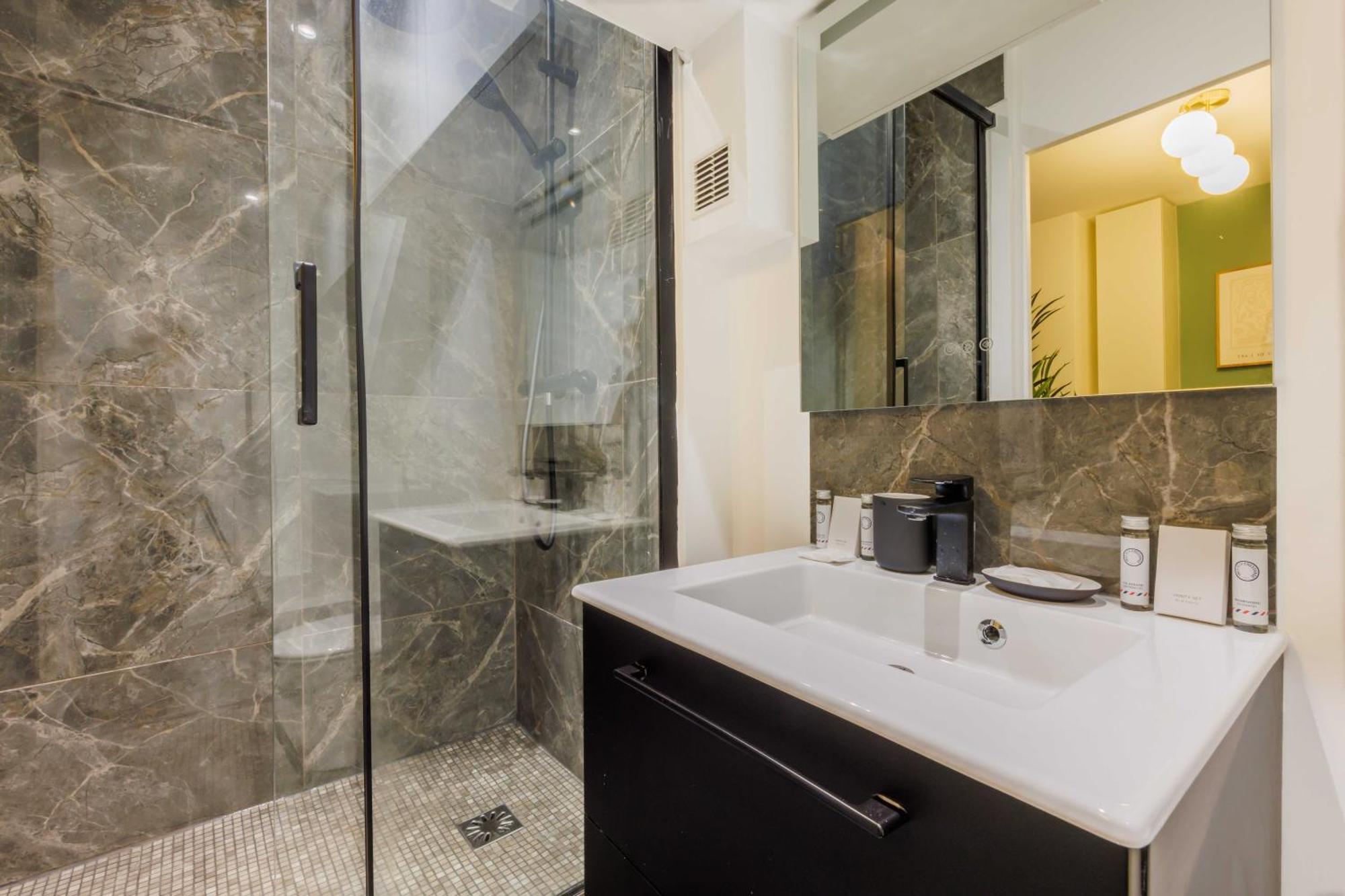 Superb With Patio 6p-2bdr - Opera Grands Boulevards Apartment