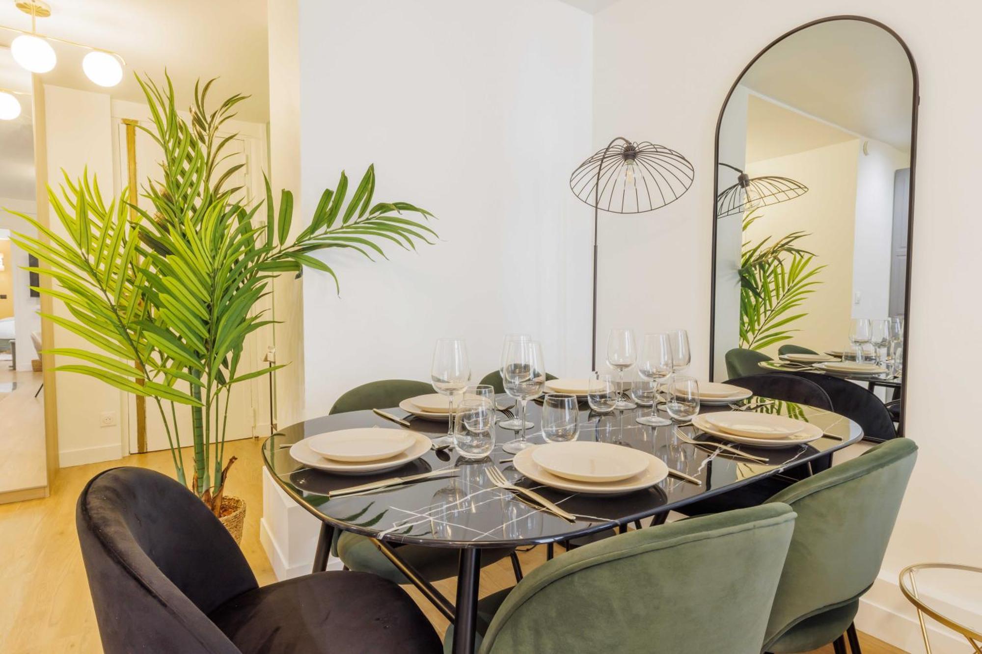 Apartment Superb With Patio 6p-2bdr - Opera Grands Boulevards