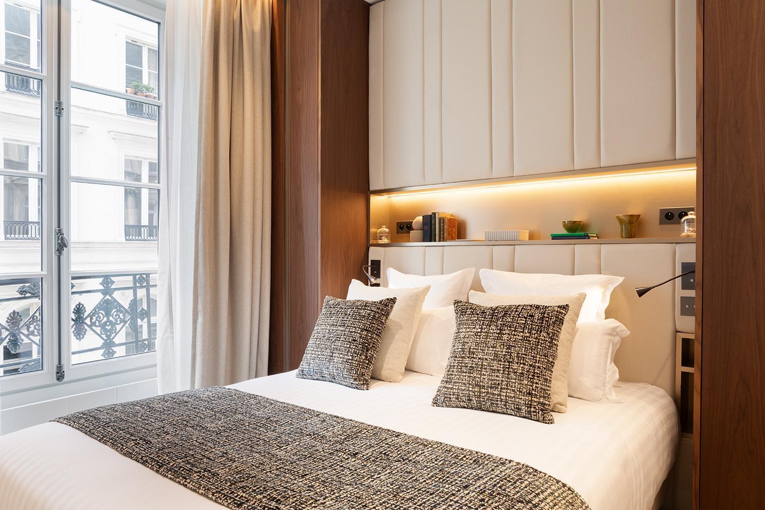 Thelander - Serviced In Opera Apartment *