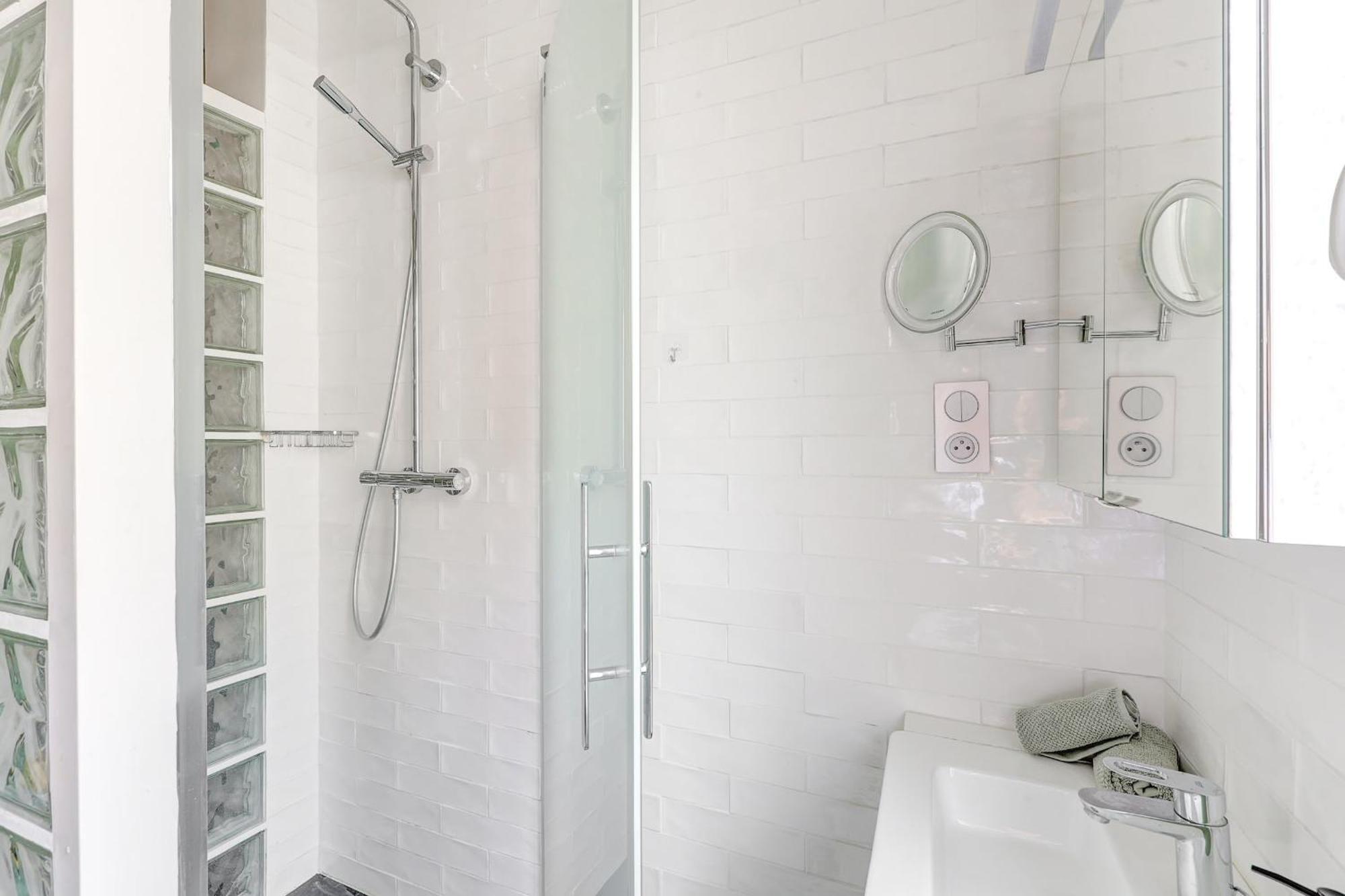 Eiffel Tower & 7th Arrondissement - Cityapartmentstay Appartement Paris