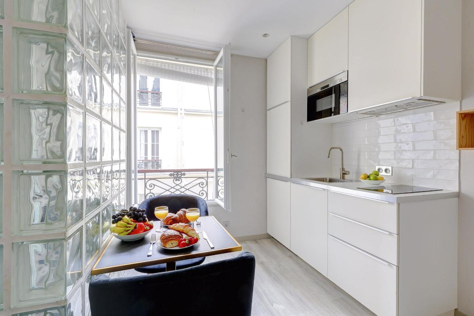 Eiffel Tower & 7th Arrondissement - Cityapartmentstay Appartement