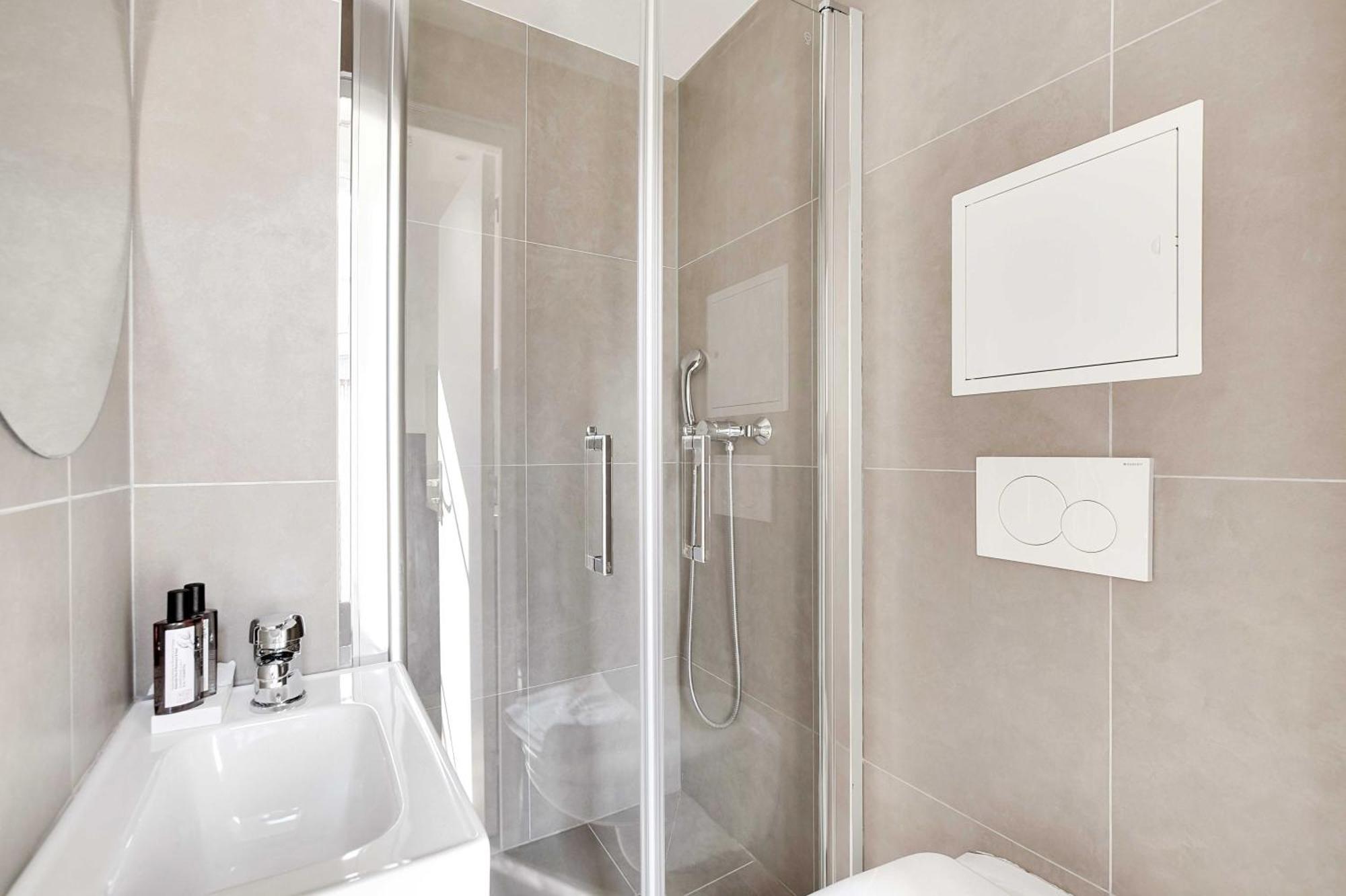 Apartment Cosy For 2p With A-c - Near Montmartre *