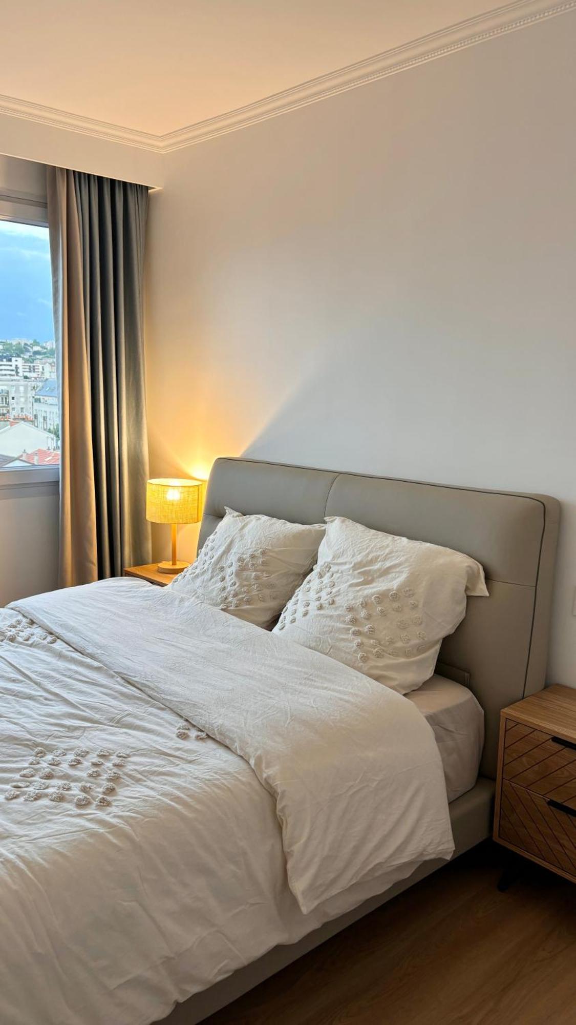 123 - Spacieux Pour 8 Personnes A Appartement *