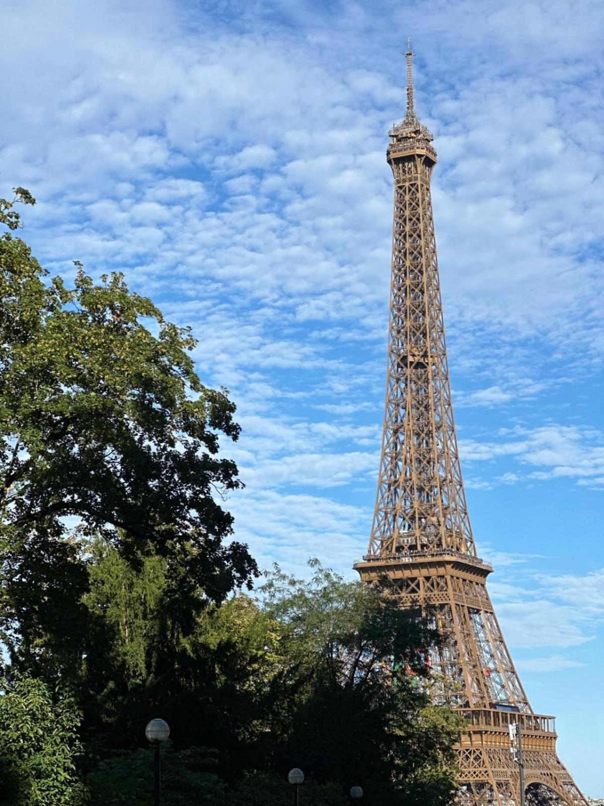 16 * Paris