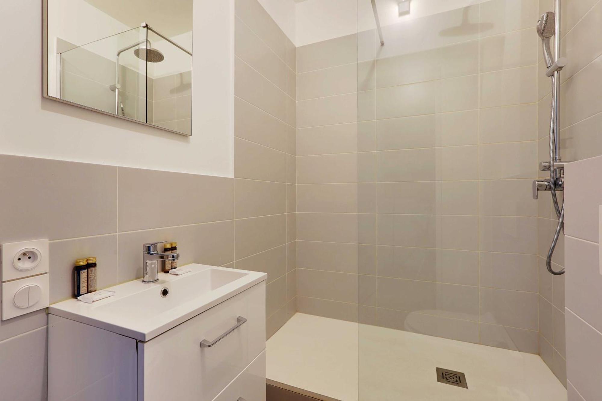 Spacious - 4br-10p Montmartre