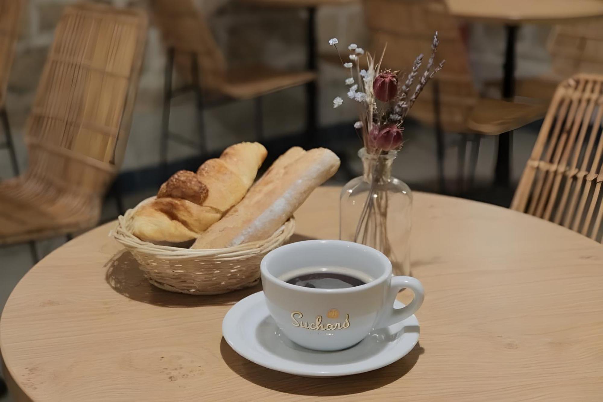Hotel Hipotel Père-lachaise République 3*