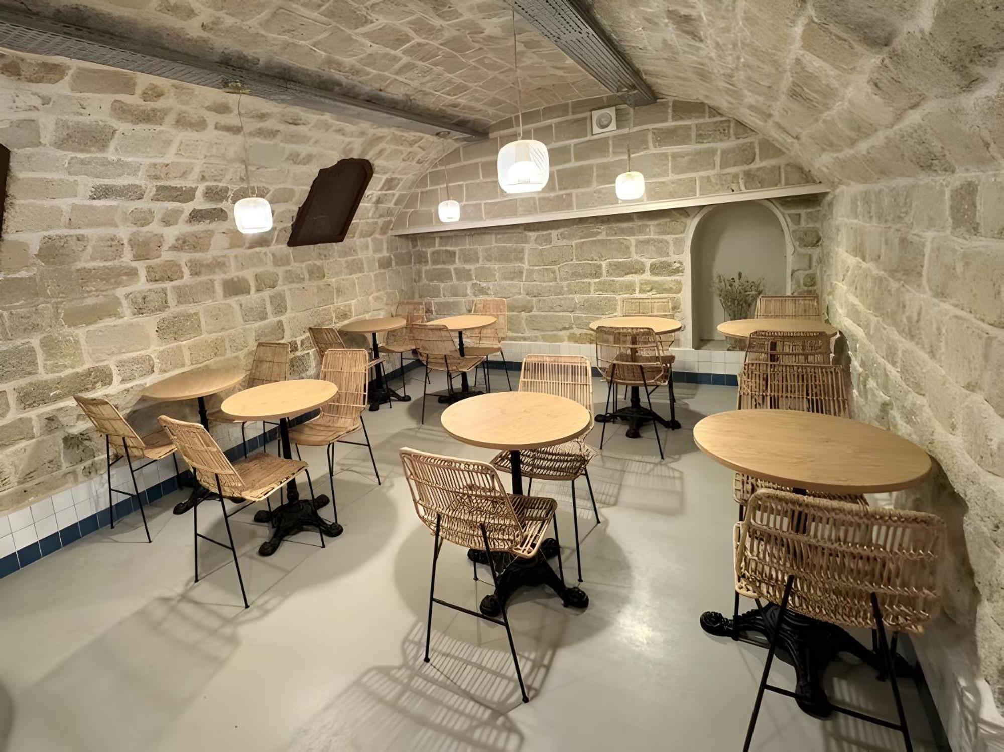 Hotel Hipotel Père-lachaise République 3*