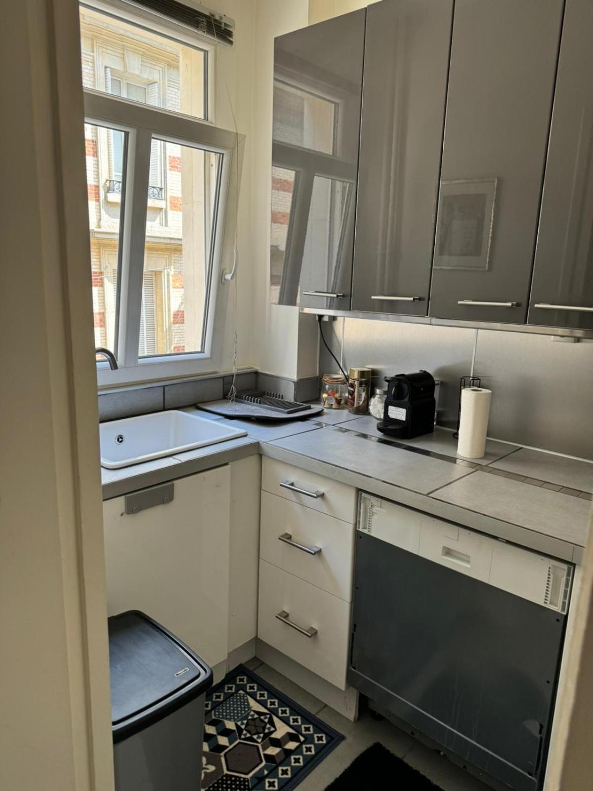 Apartment 16