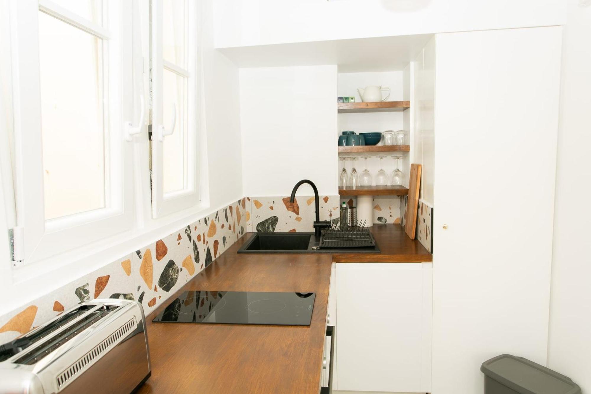 Pont De La 1br Cozy Apartment