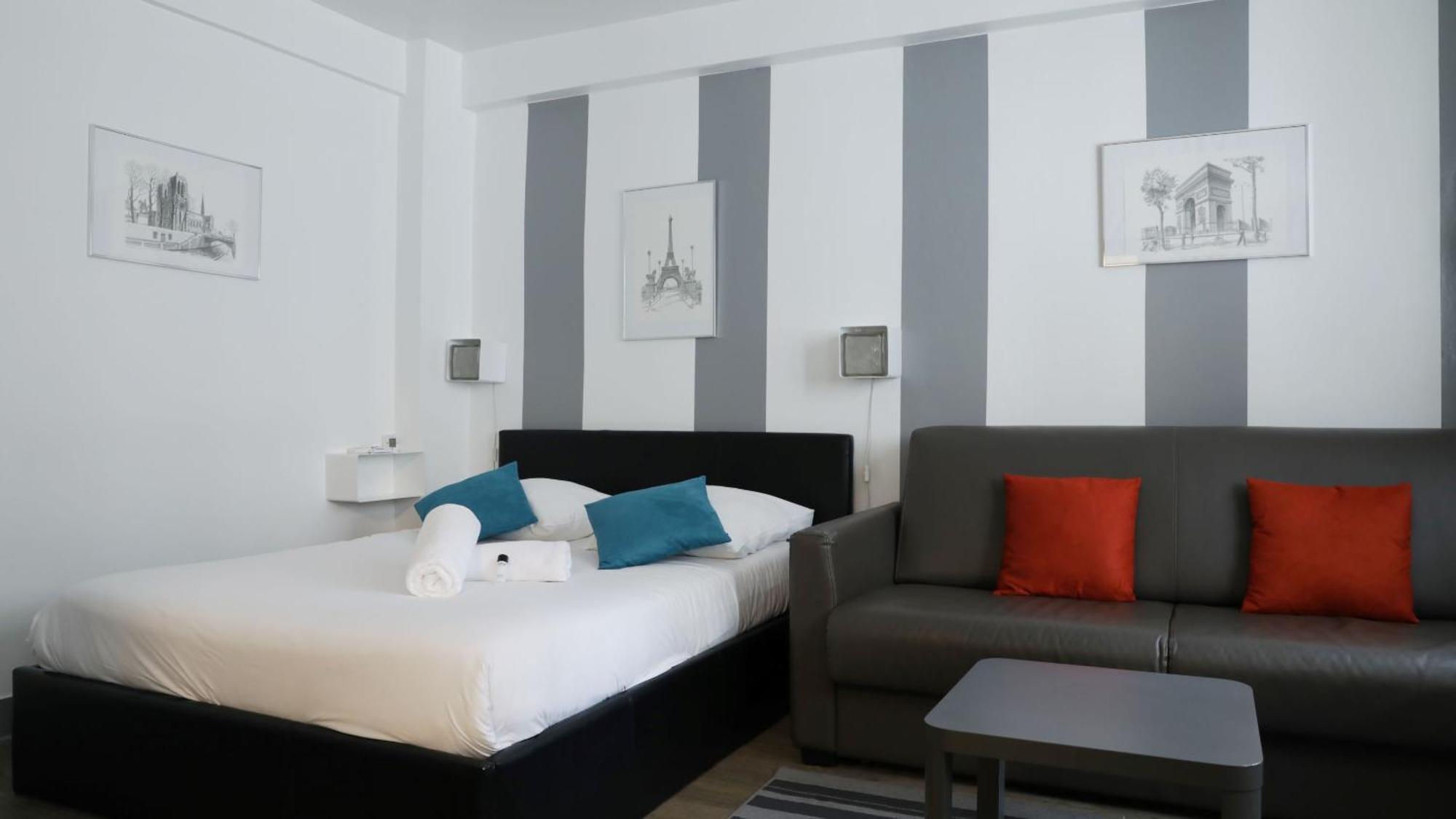 Arc De Triomphe & Trocadero Square - Cityapartmentstay Paris