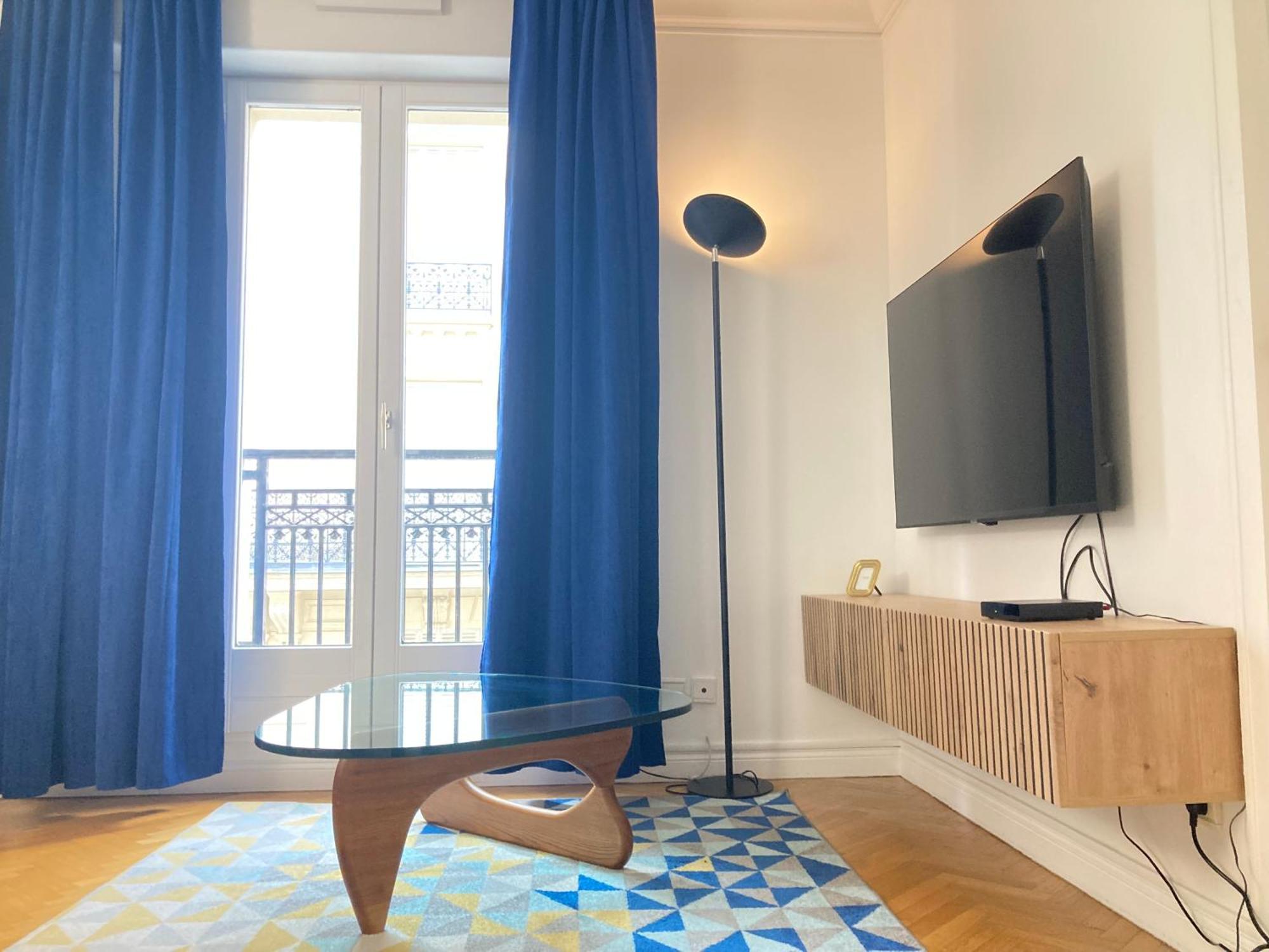 - Trocadero Apartment *