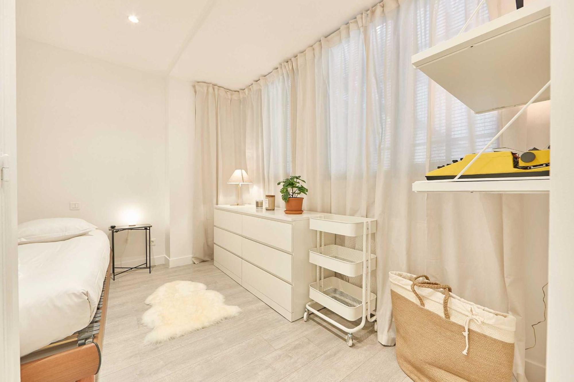 Classy 2bd-4p - Eiffel Tower Apartment