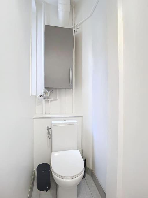 49-le Cocon-metro A 1mn Apartment *