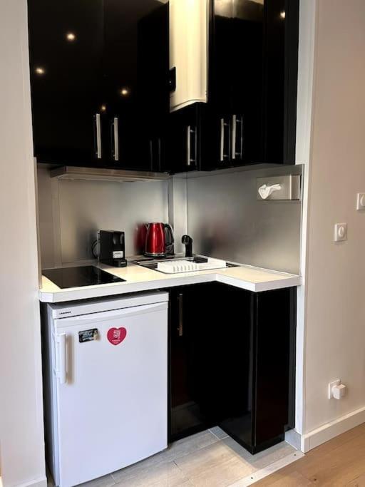 49-le Cocon-metro A 1mn Apartment *