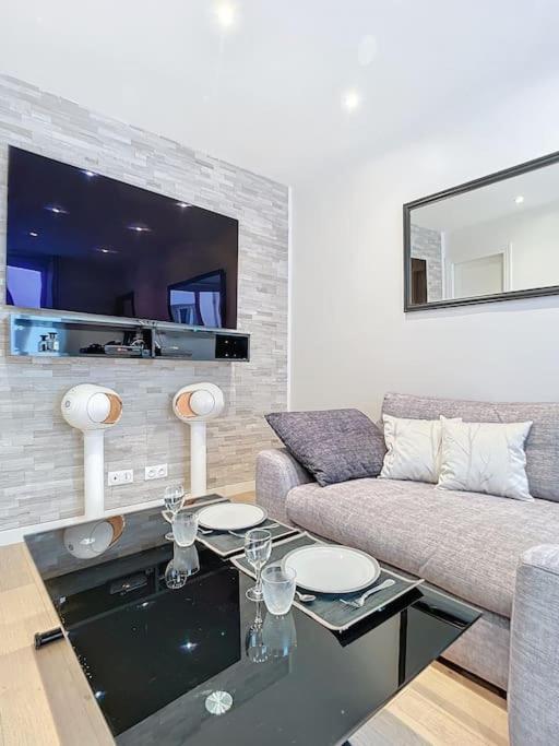 49-le Cocon-metro A 1mn Apartment
