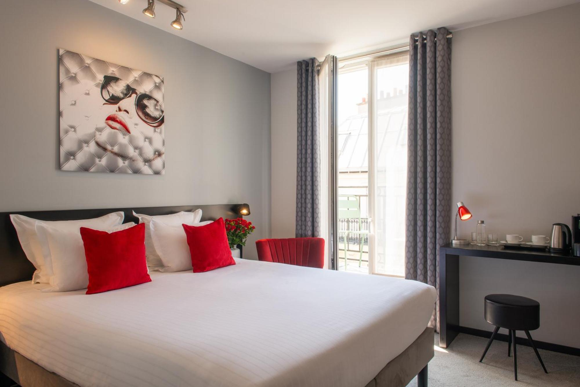 Hotel Helussi Paris