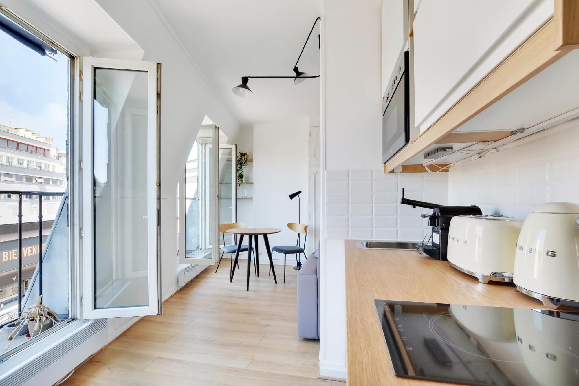 Superb Bright Clichy Montmartre Apartment *