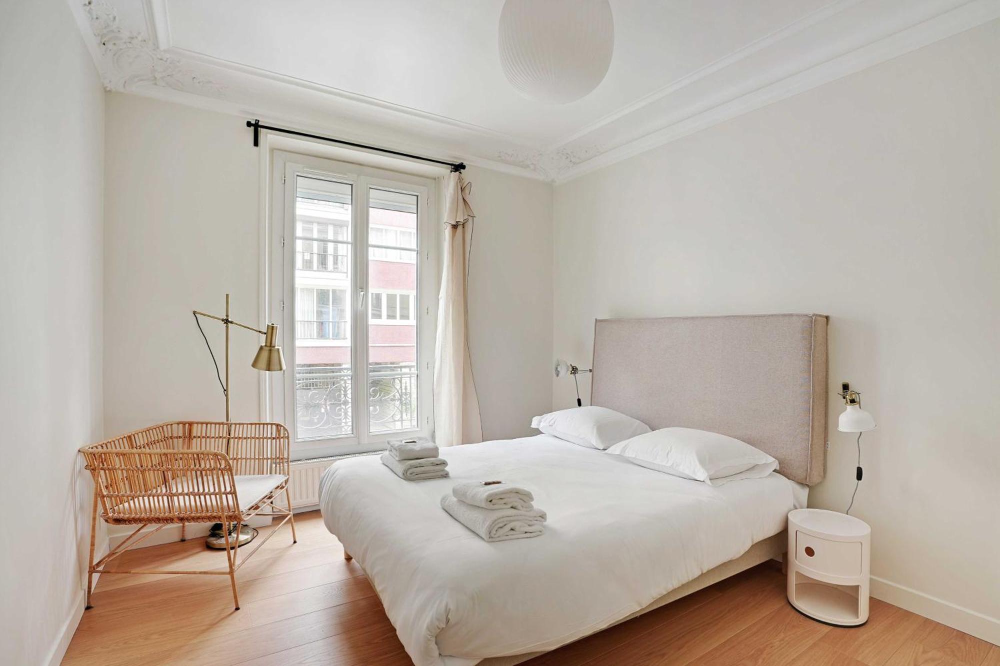 Authentic - 3br-8p - Clignancourt