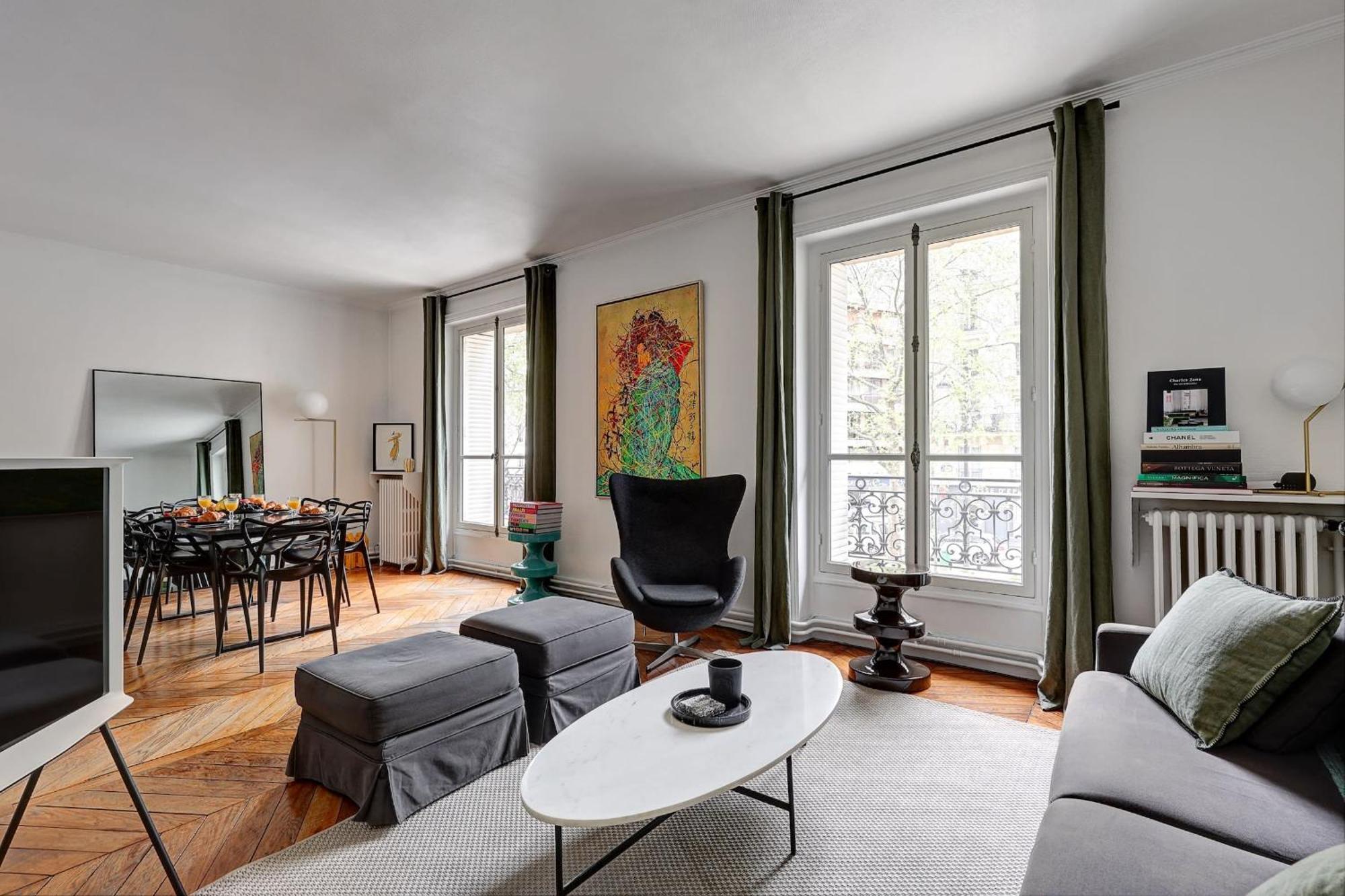 Apartment Eiffel Tower & Champ De Mars - 2br - Cityapartmentstay