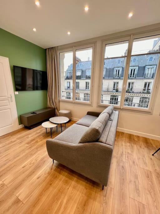 Very Bright Newly Renovated With Ac * Paris