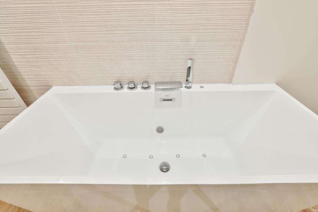 Apartment Opera - Beautiful Flat For 6 Pax *