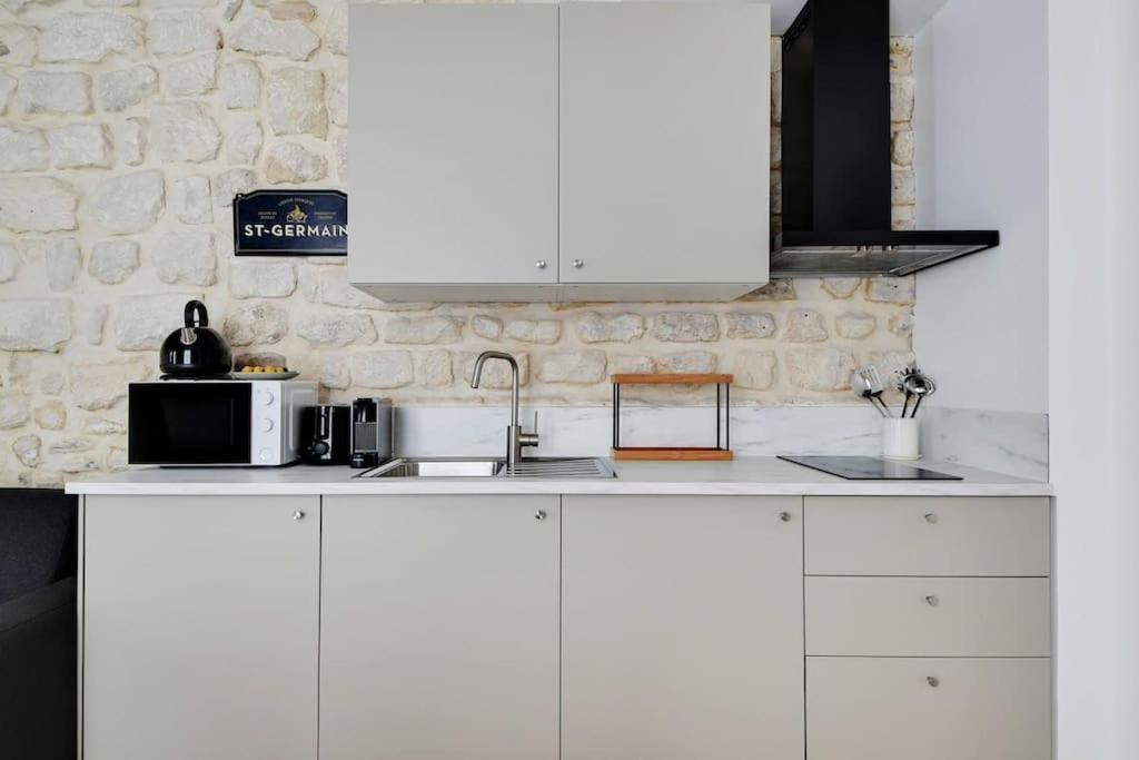Charming In Le Marais Apartment Paris