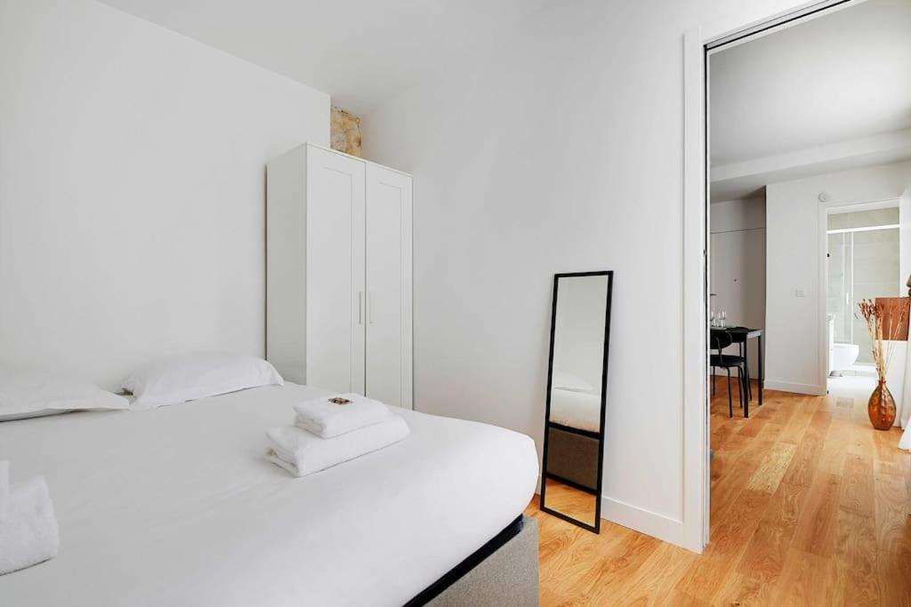 Charming In Le Marais Paris