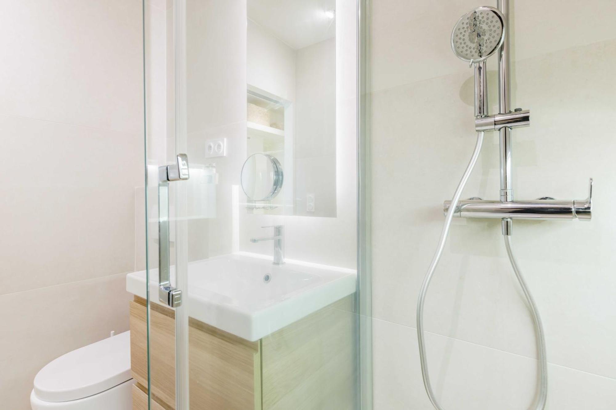Appartement Modern - 2bdr-6p - Sacre Coeur *