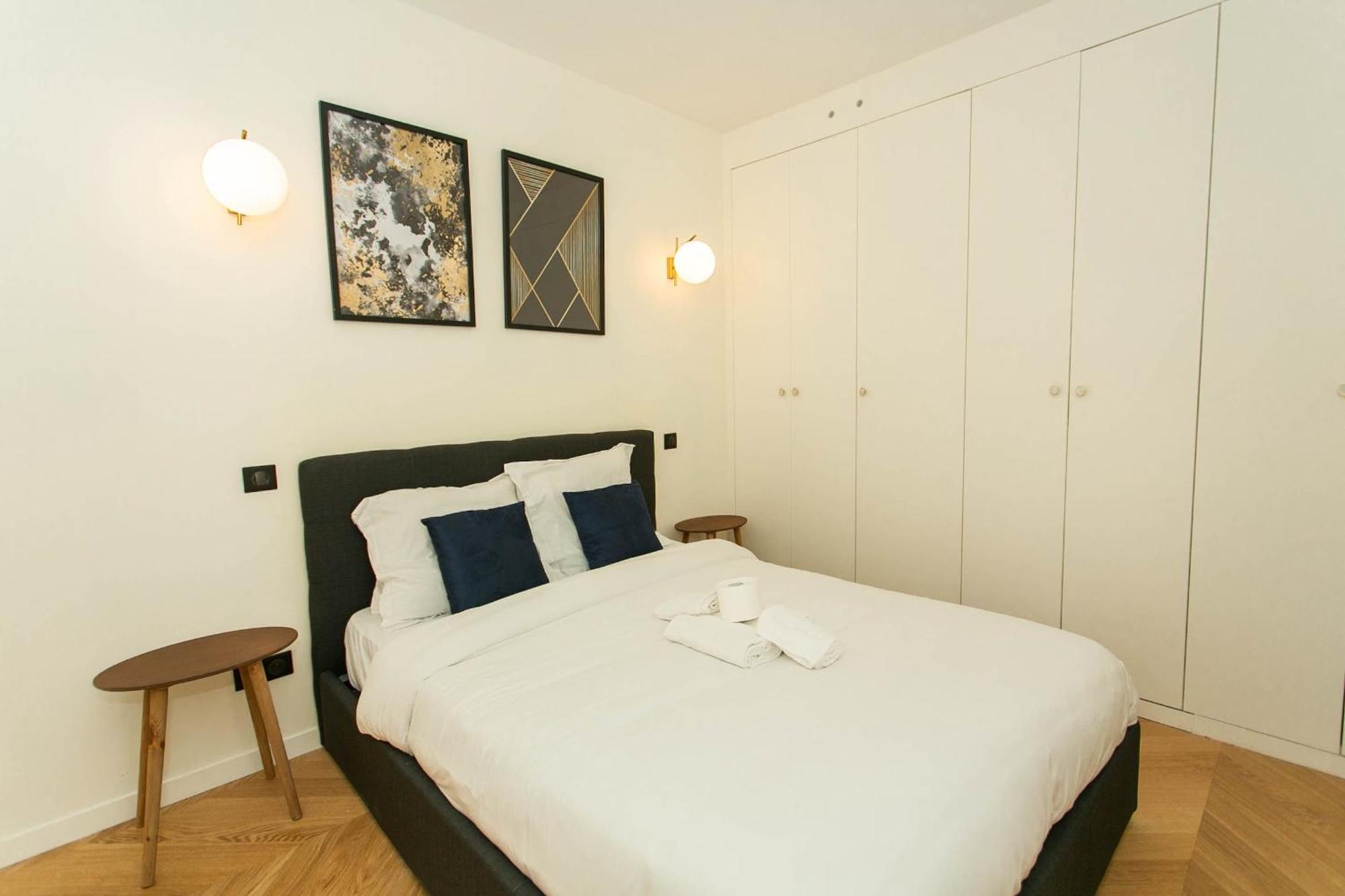 Apartment Haussmann - 2br Near Champs-elysees - Cityapartmentstay Paris