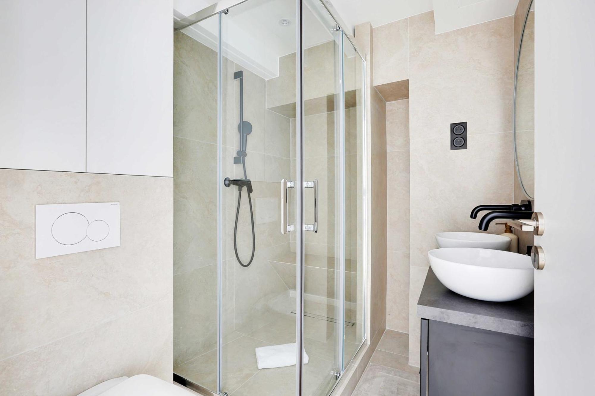 Cosy Ac Your Oasis Of Comfort Apartment