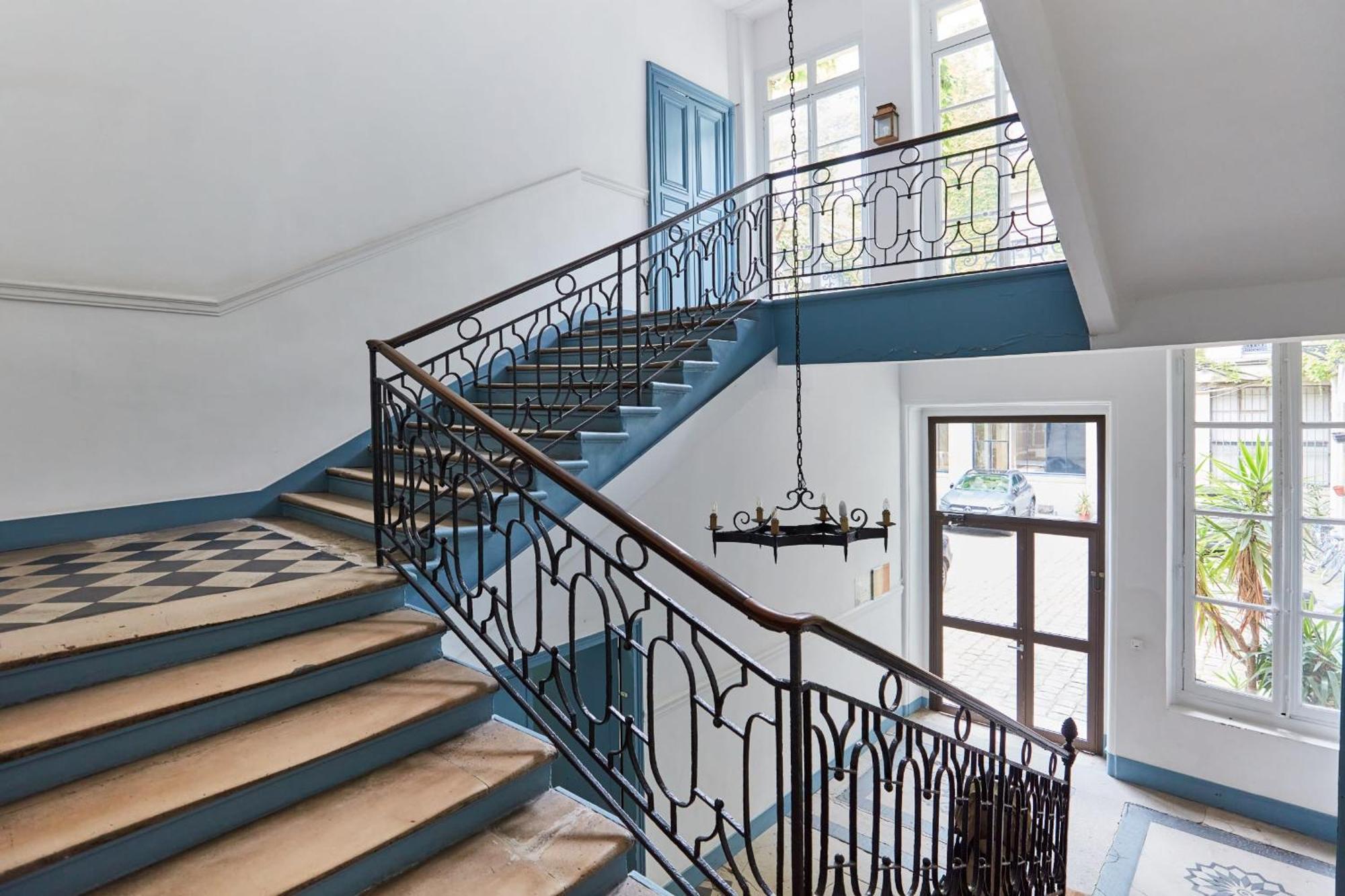 Apartment Place Des Vosges - 1br With Balcony - Cityapartmentstay Paris