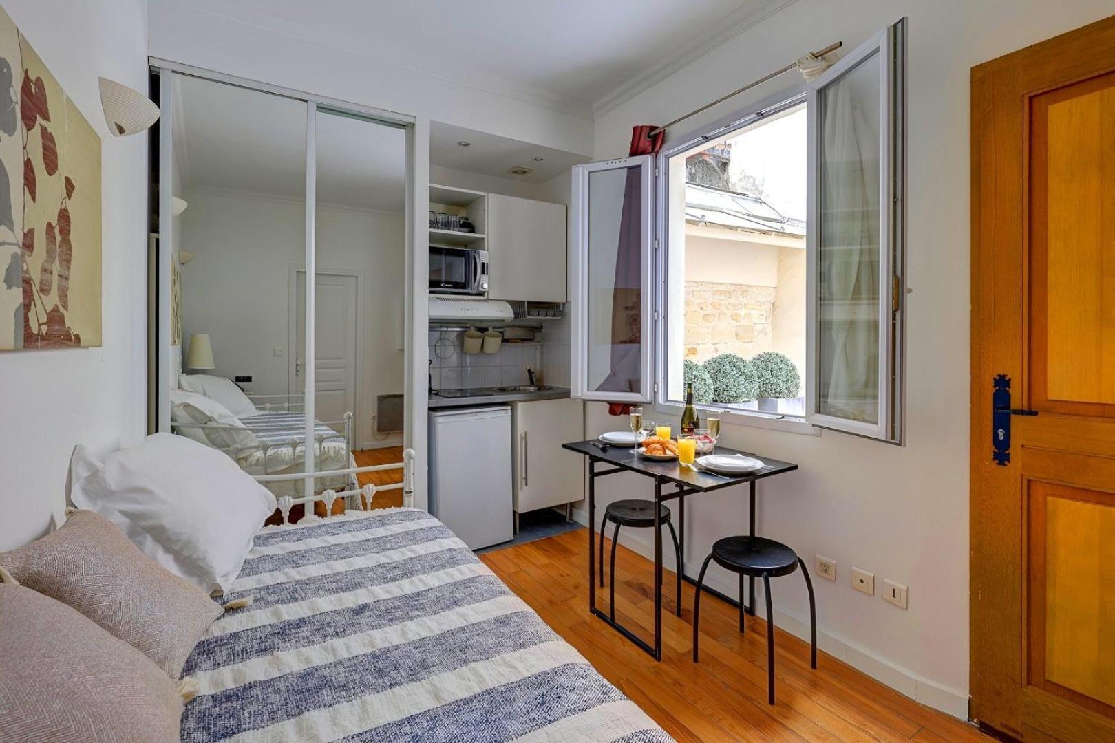 Bluestay 205 - A Paris