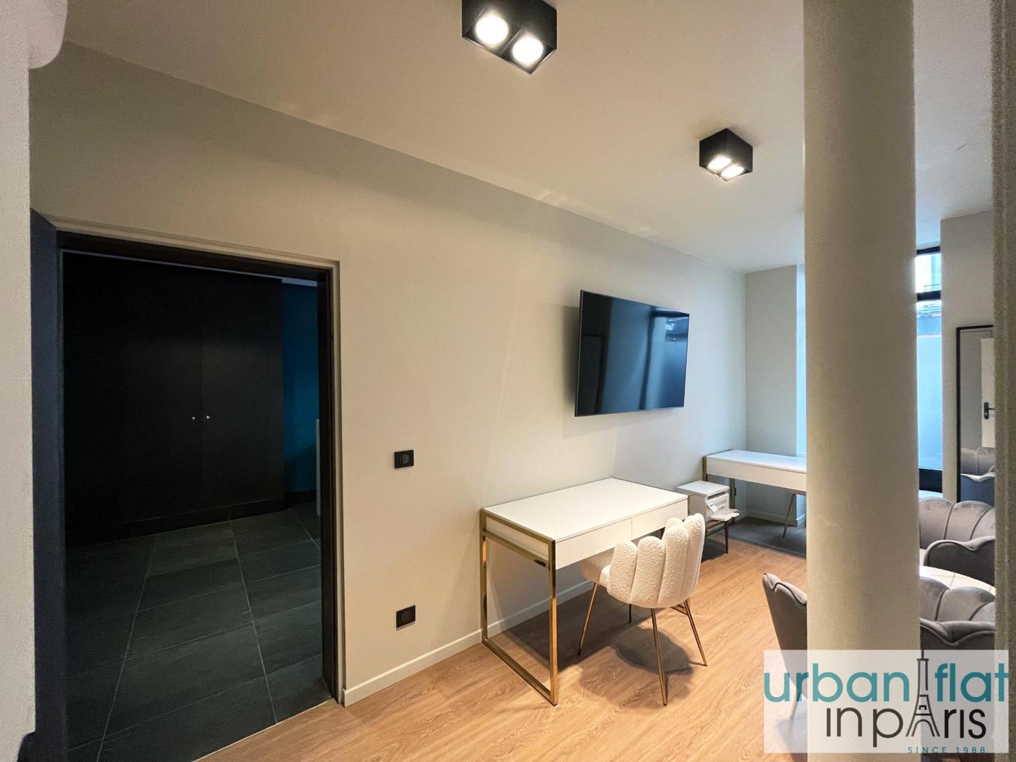 Urban Flat 108 - Stunning 4 Bdr Flat In *
