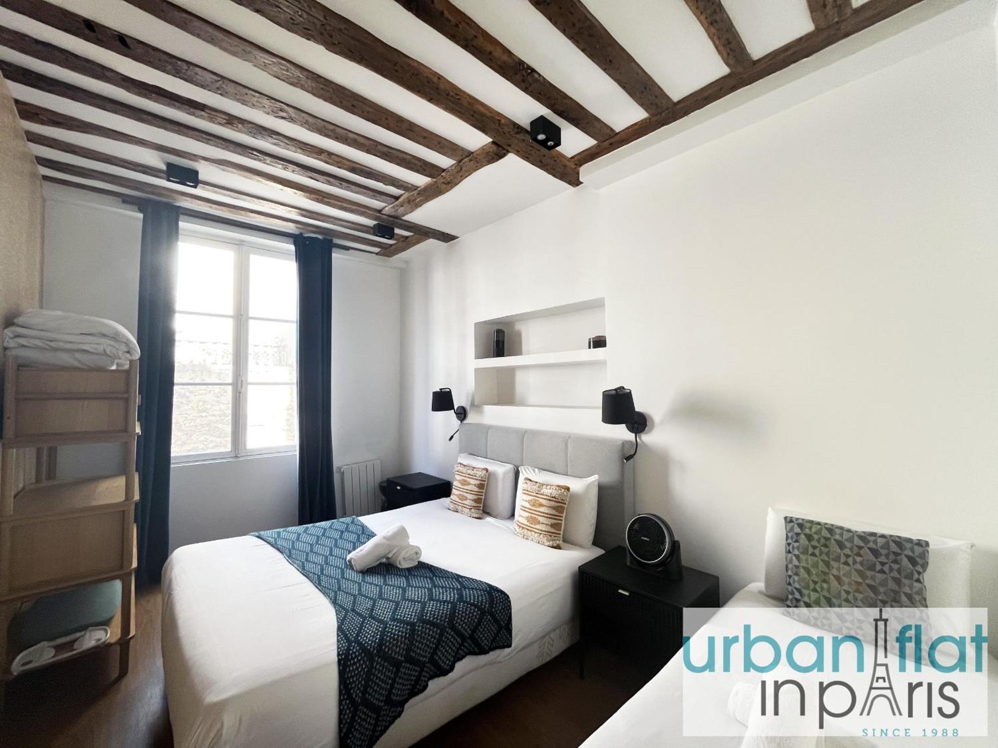 Urban Flat 108 - Stunning 4 Bdr Flat In