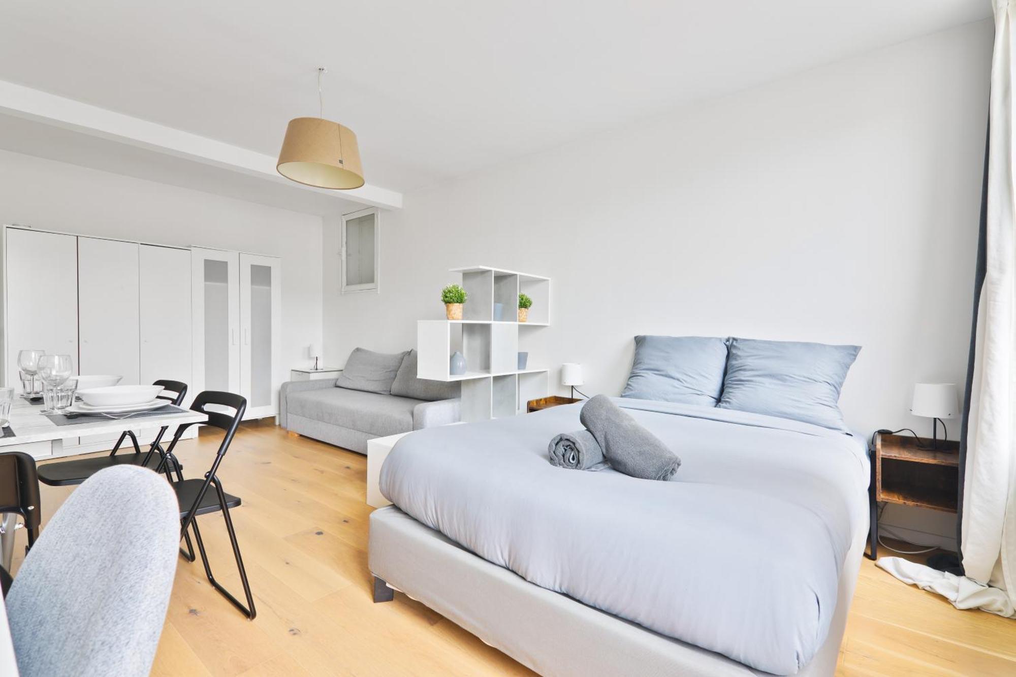 - Quartier Champs-elysees 5 Free Netflix Apartment