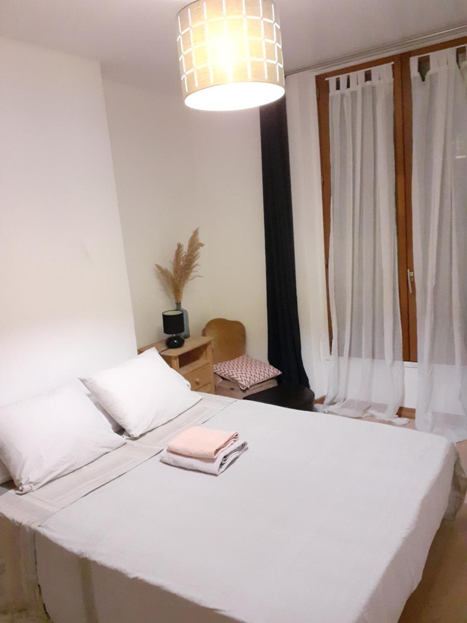 Calme Et Proche Tour Eiffel Apartment