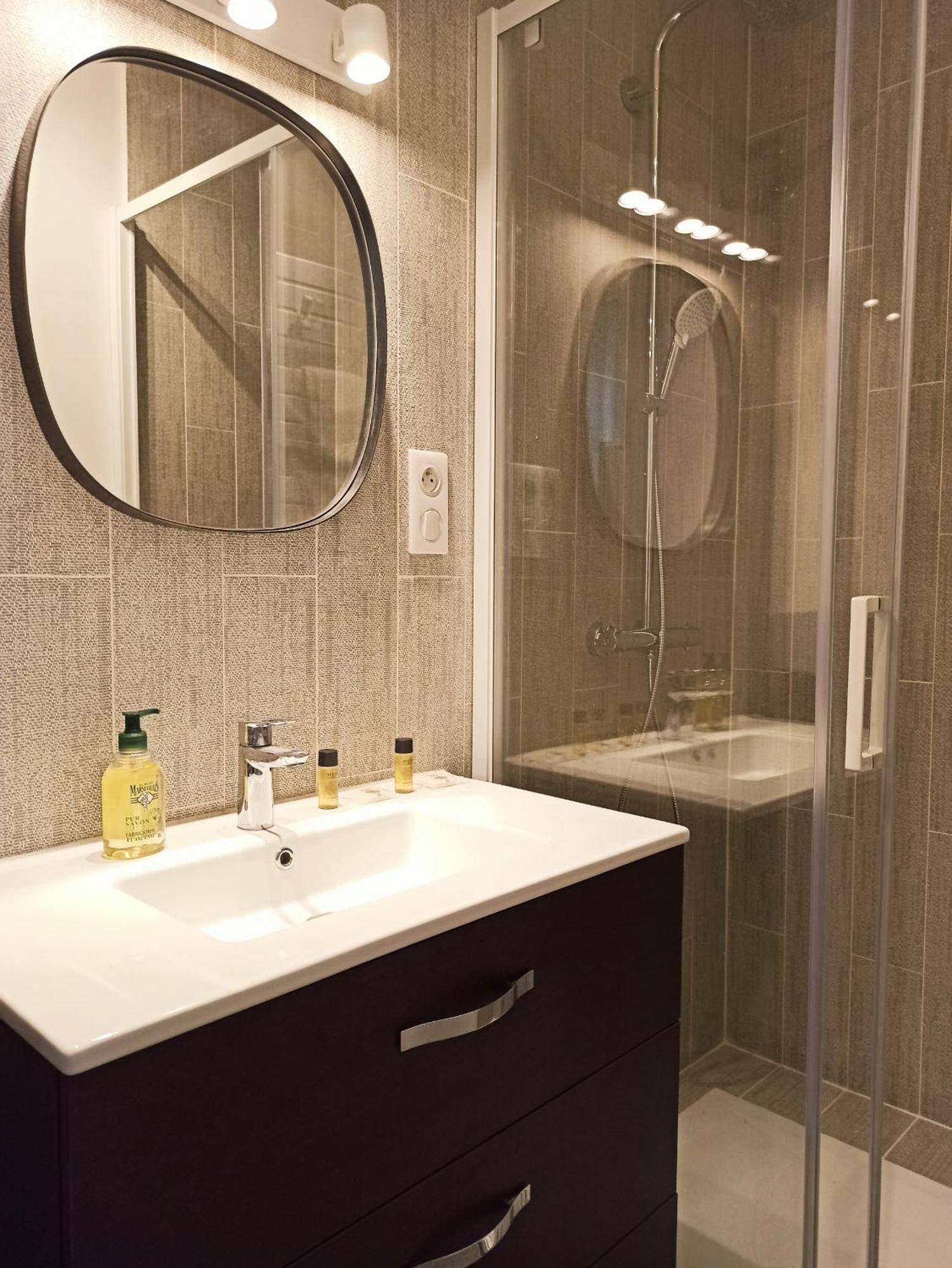 Rue Du Faubourg St Honore #1 - 8 Apartment Paris