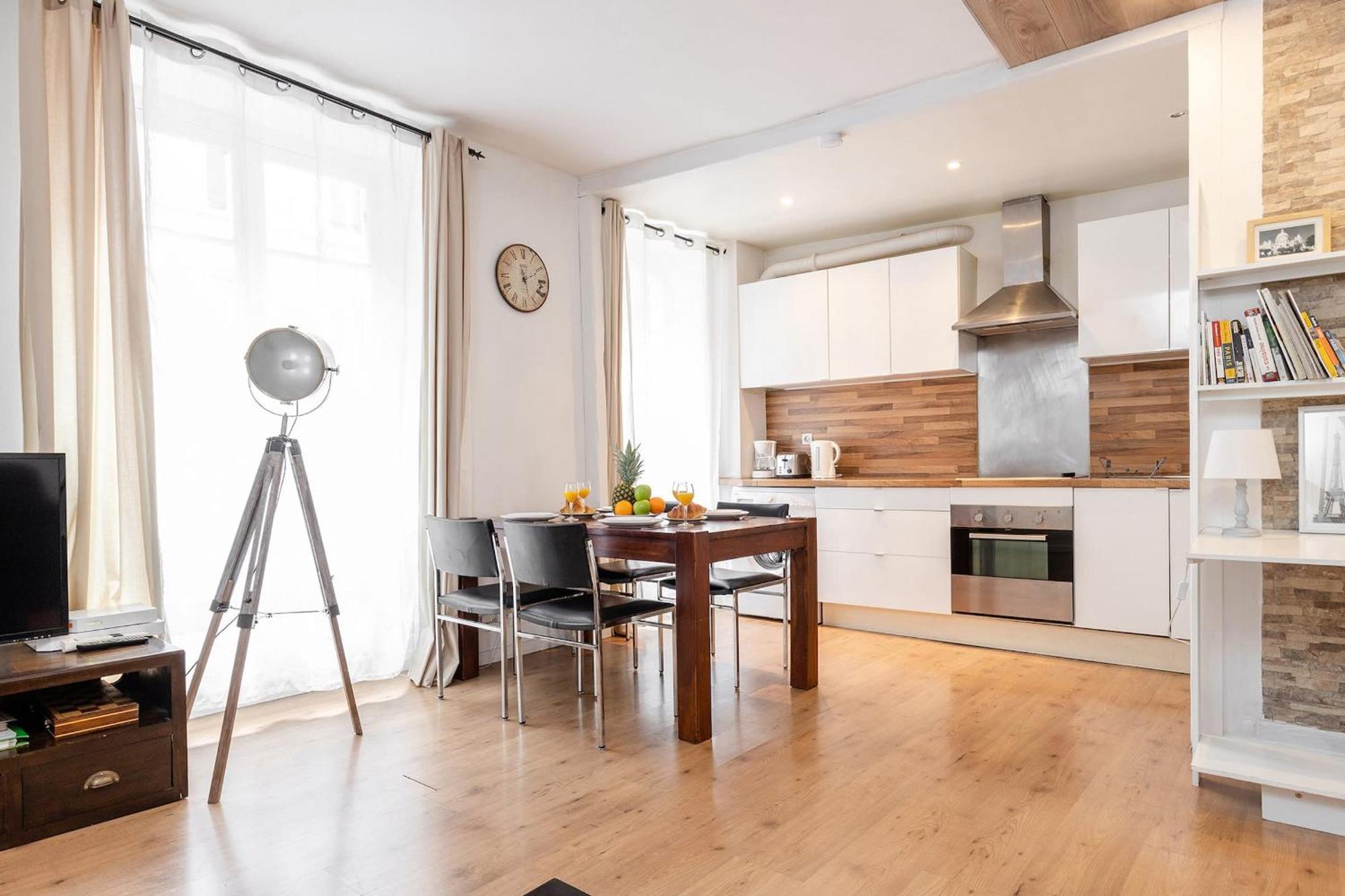Apartment Eiffel Tower & Champ De Mars - Cityapartmentstay