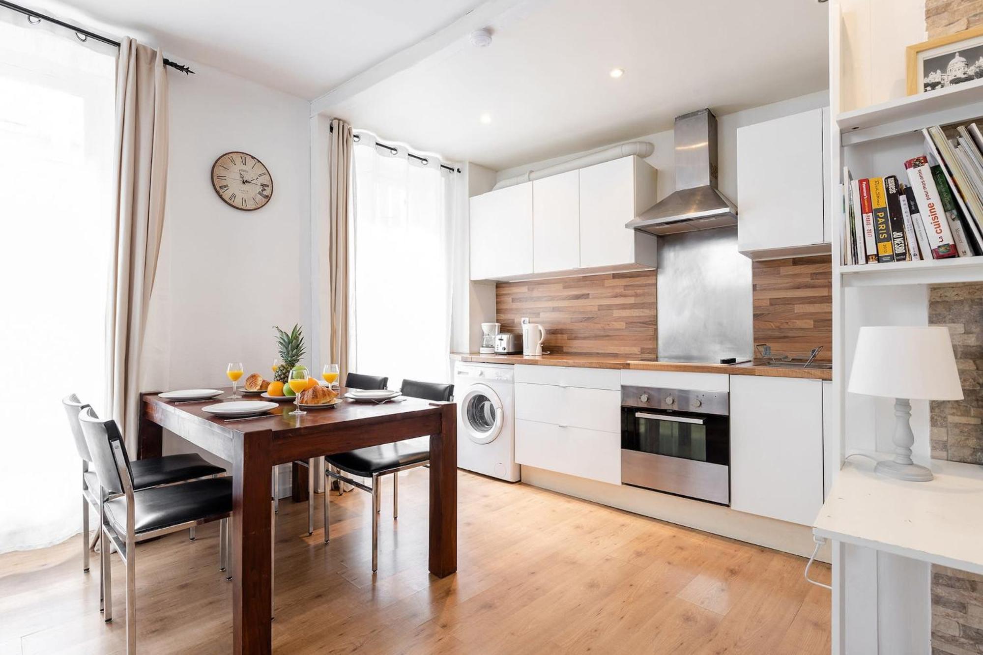 Eiffel Tower & Champ De Mars - Cityapartmentstay Apartment