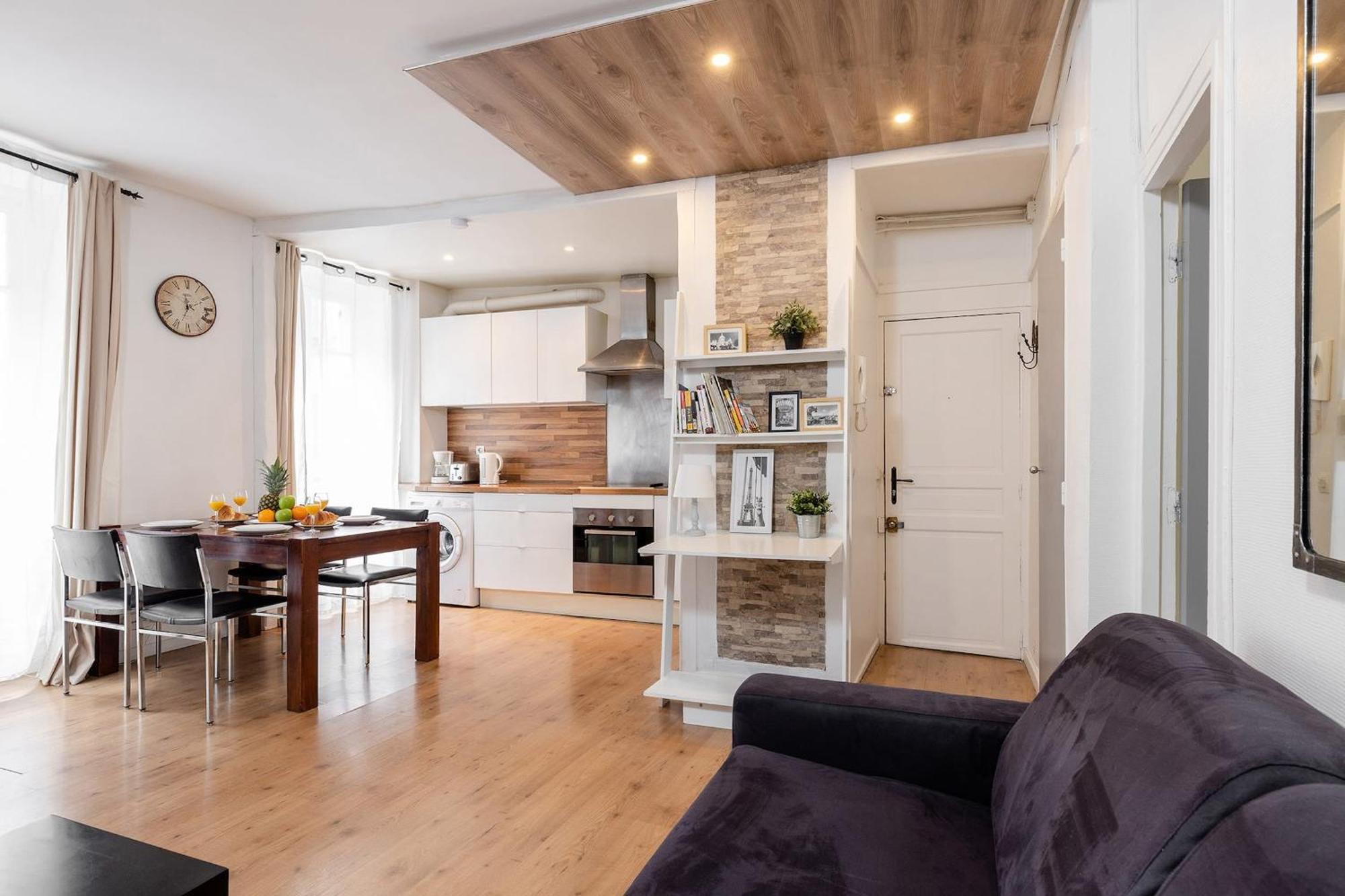 Eiffel Tower & Champ De Mars - Cityapartmentstay Apartment Paris