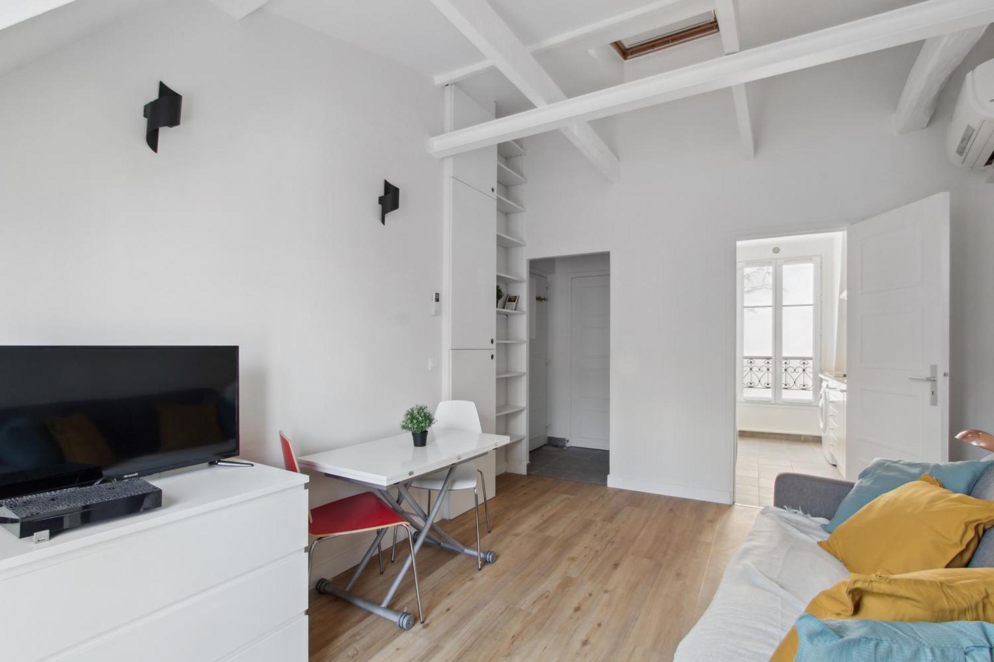 Lovely Studio For 2 People In By Weekome Apartment Paris