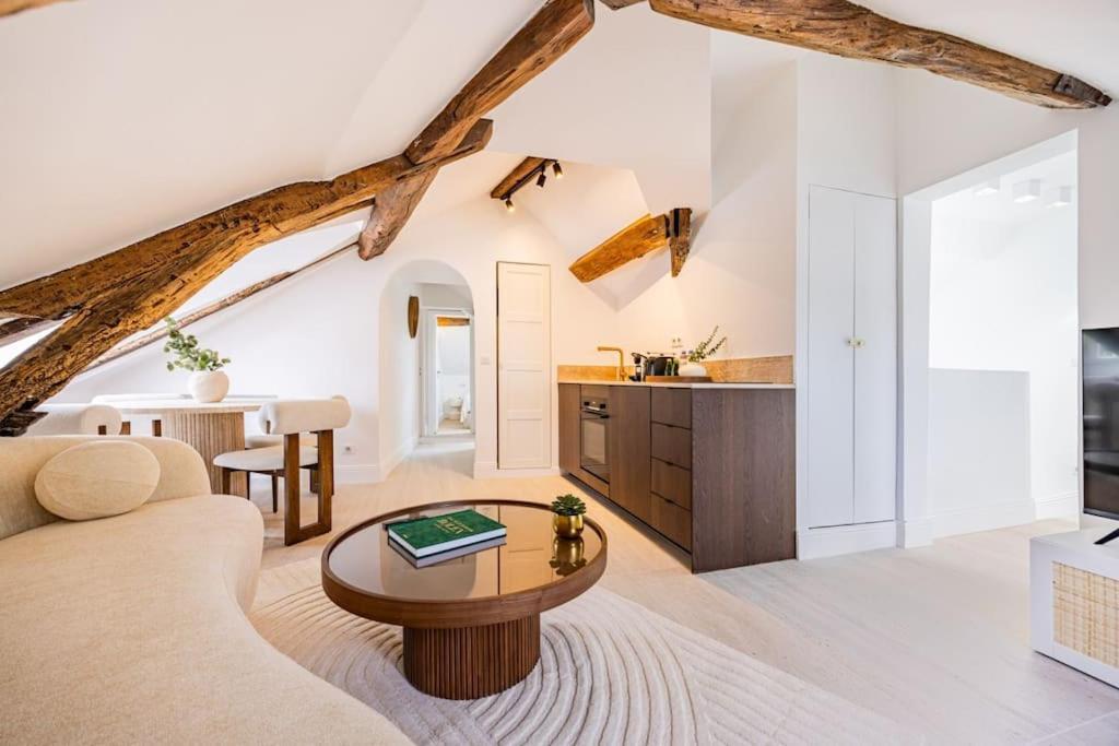 Apartment 3 Bedrooms Sacree Coeur Place Du Tertre Montmartre